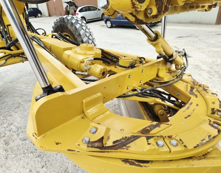 CATERPILLAR  140 AWD ***IMPECABLE***